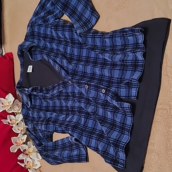 VELOUR Shacket / button up Top - Picture 7 of 16